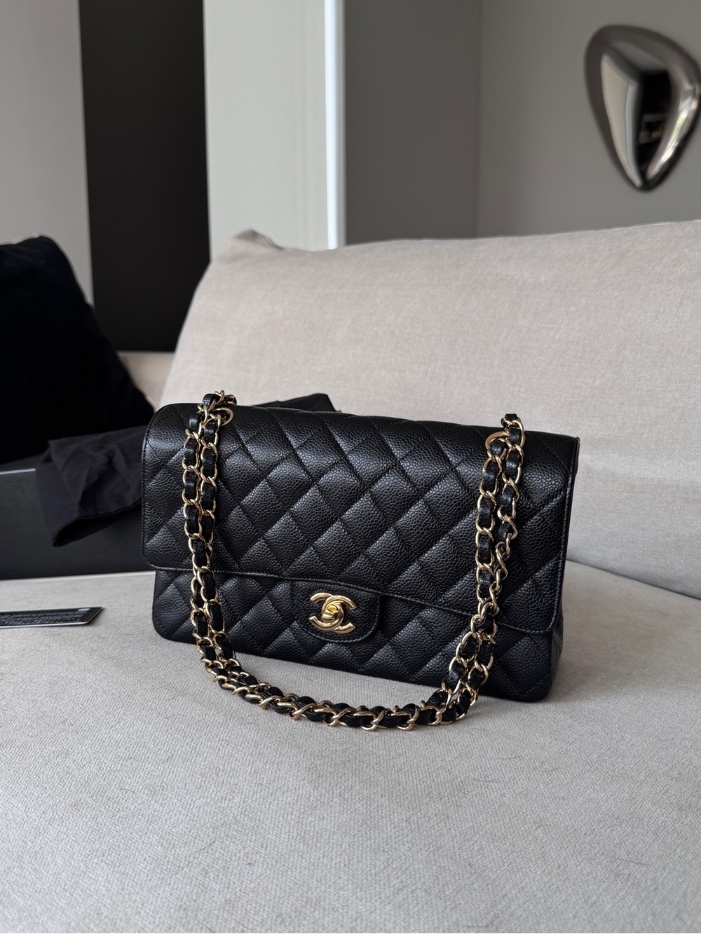 Chanel medium classic double flap bag black gold hardware pristine condition - Picture 2 of 15